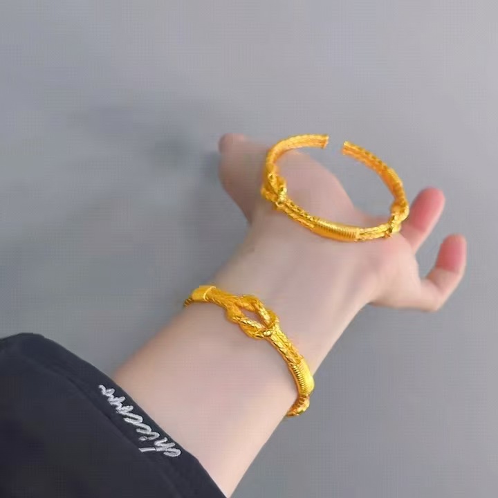 Pulsera abierta con nudo de he - Outdoor Adventure At reseña y precio