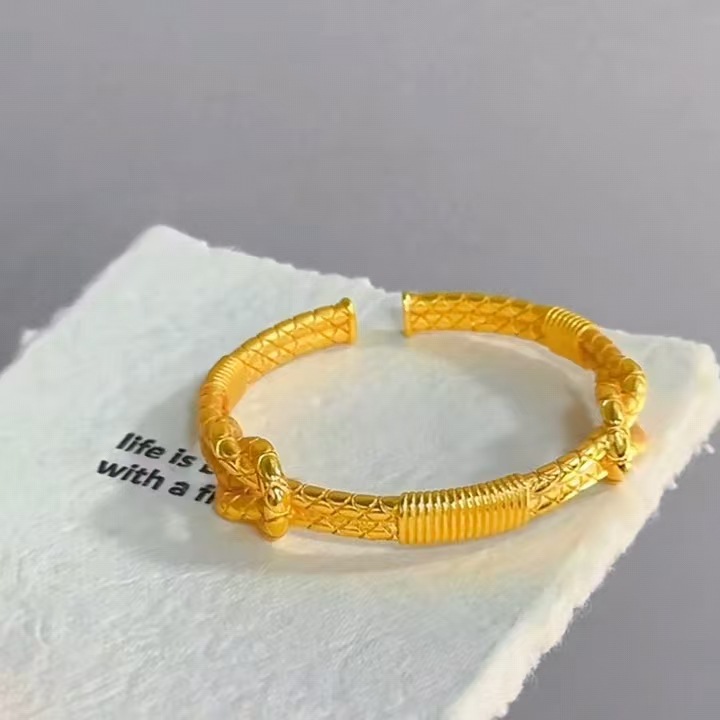 Pulsera abierta con nudo de he - Outdoor Adventure At reseña y precio